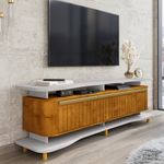 Rack-Frisado-para-TV-Ate-75-Polegadas-3-Portas-com-Pes-de-Madeira-Macica-Guarapari-Bechara